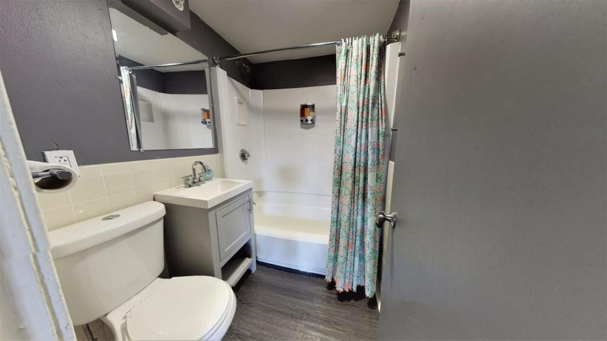 Lower Level Studios In Hip Bay Village Boston Extérieur photo