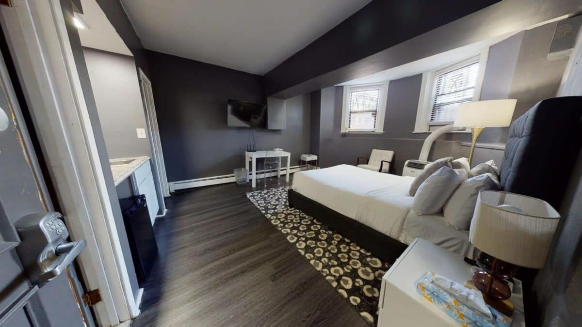 Lower Level Studios In Hip Bay Village Boston Extérieur photo
