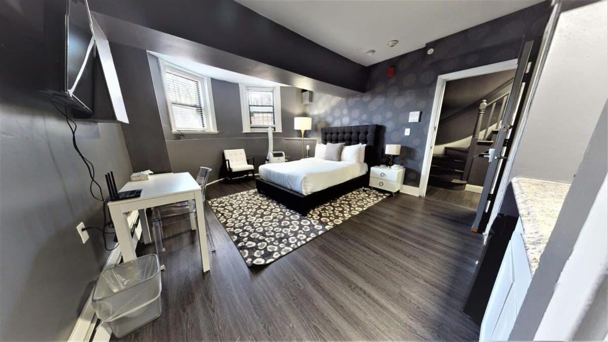 Lower Level Studios In Hip Bay Village Boston Extérieur photo